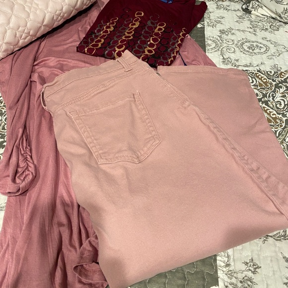 GLORIA VANDERBILT Amanda Jean Capris - Picture 3 of 13